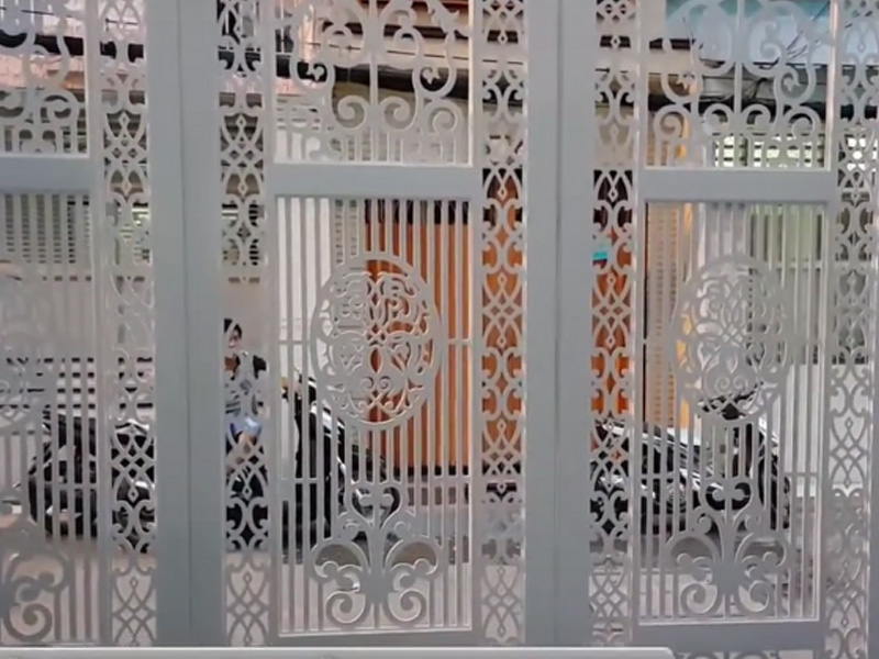 Cắt hoa văn CNC khung cửa