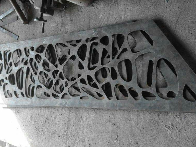 Cắt hoa văn CNC thép