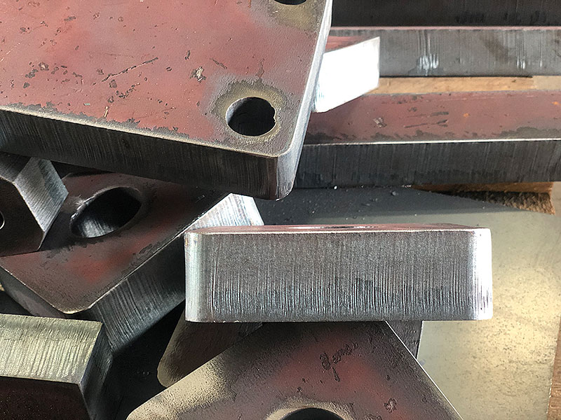 Cắt laser thép tấm dày