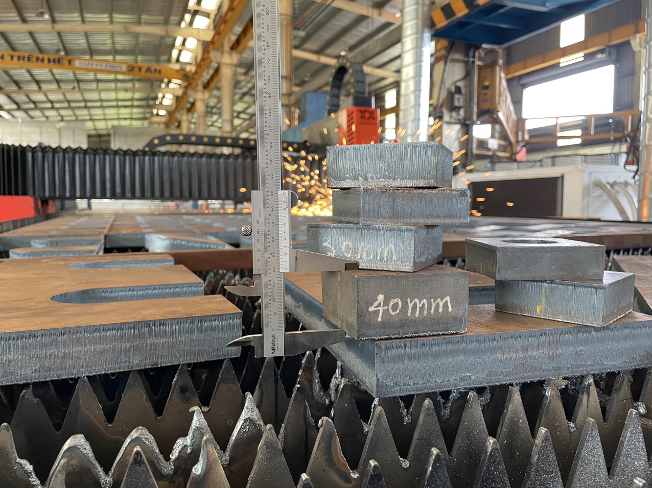 gia công cắt laser cnc số lượng lớn