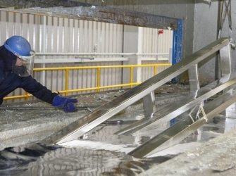 Hướng dẫn bảo quản kệ, khung, giá đỡ kim loại sau khi gia công để hạn chế gỉ sét